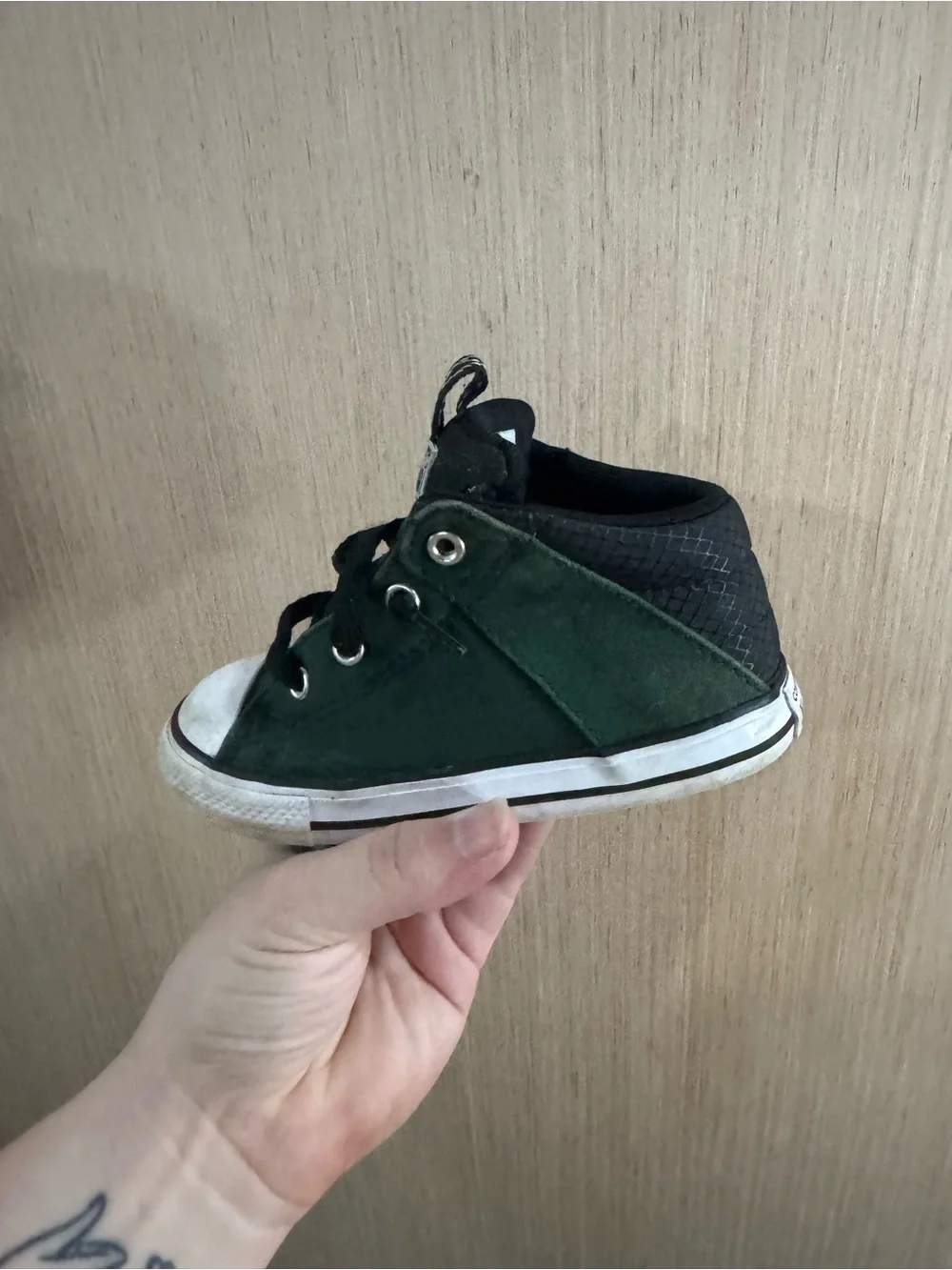 Converse Kids Dark Green and Black Canvas High-Top Sneakers Size 9